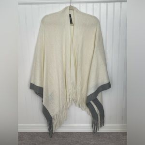 EUC Design Lab Cream and Gray Fringe Shawl, Size Small